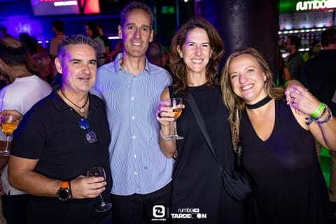 Fotos de TRIBUTO ARDE BOGOTÁ - VIVA SUECIA - IZAL en Rumbo 144 el 2026-09-19