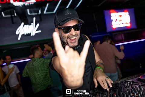 Fotos de TRIBUTO ARDE BOGOTÁ - VIVA SUECIA - IZAL en Rumbo 144 el 2026-09-19