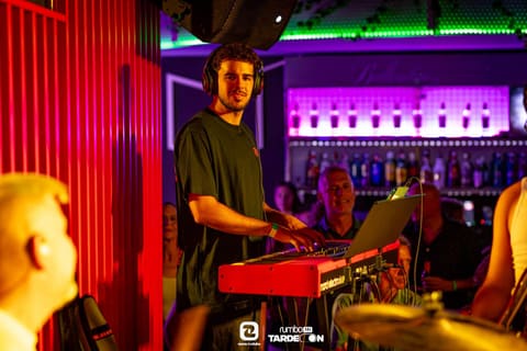 Fotos de TRIBUTO ARDE BOGOTÁ - VIVA SUECIA - IZAL en Rumbo 144 el 2026-09-19