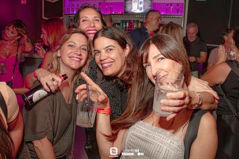 Fotos de CLEMENTINE BEACH en Concierto en Rumbo 144 el 2026-09-26