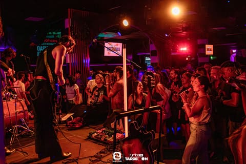 Fotos de CLEMENTINE BEACH en Concierto en Rumbo 144 el 2026-09-26