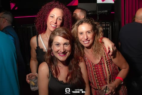 Fotos de CLEMENTINE BEACH en Concierto en Rumbo 144 el 2026-09-26