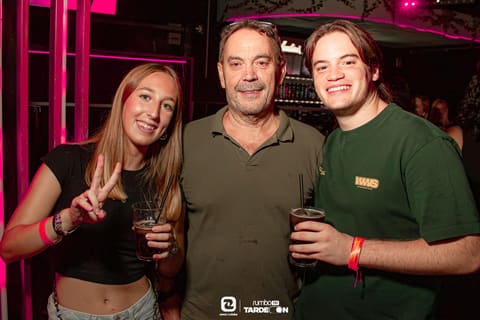 Fotos de CLEMENTINE BEACH en Concierto en Rumbo 144 el 2026-09-26