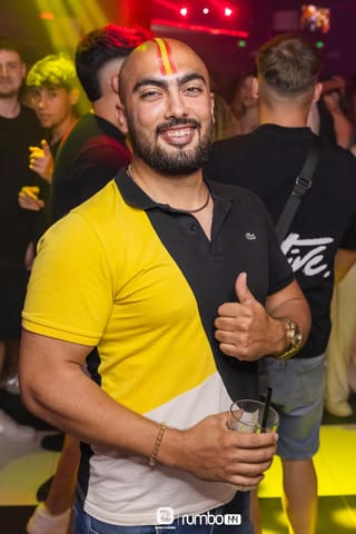 Foto de la noche en Rumbo 144 con ambiente universitario — foto 4