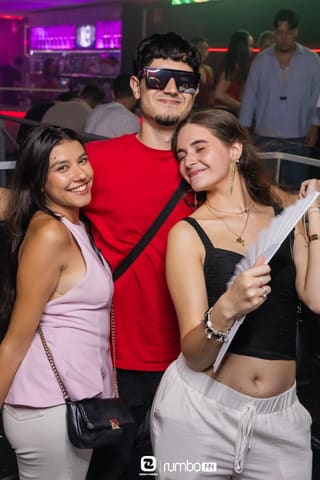 Momento de fiesta en la pista de Rumbo 144 Valencia — foto 30
